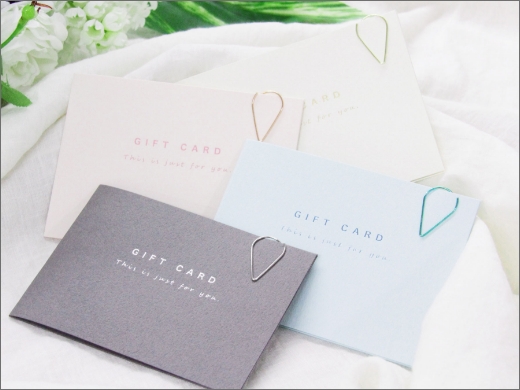 名刺をはさんだケースタイプ